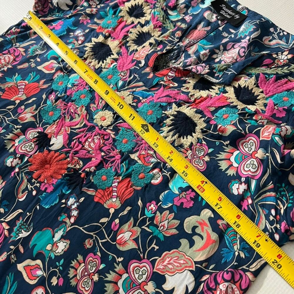 Feathers By Tolani Tunic Top Embroidered Floral Women Size Large - Picture 3 of 10